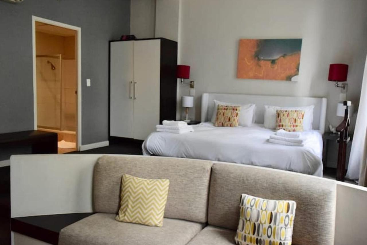 1 Bedroom With Roof Views Appartement