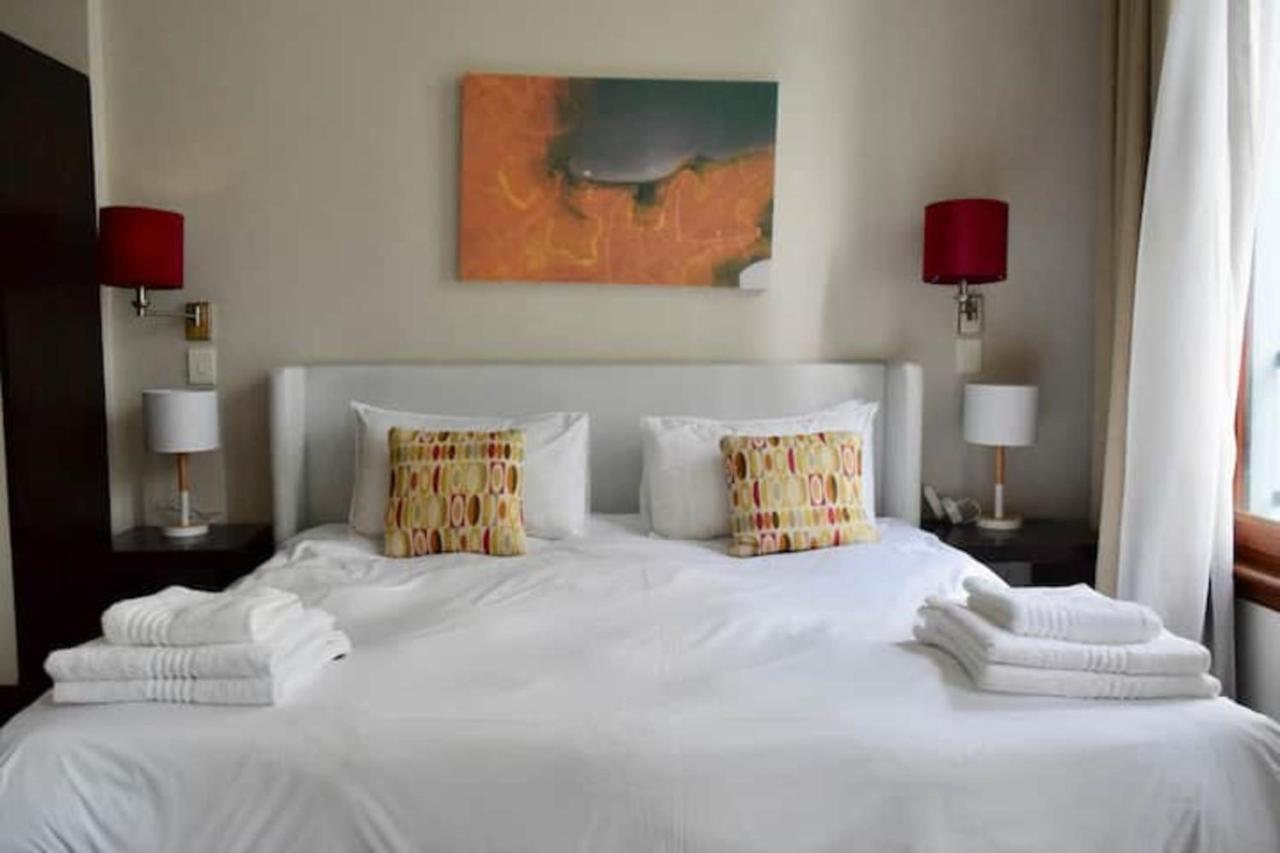1 Bedroom With Roof Views Apartment Cape Town