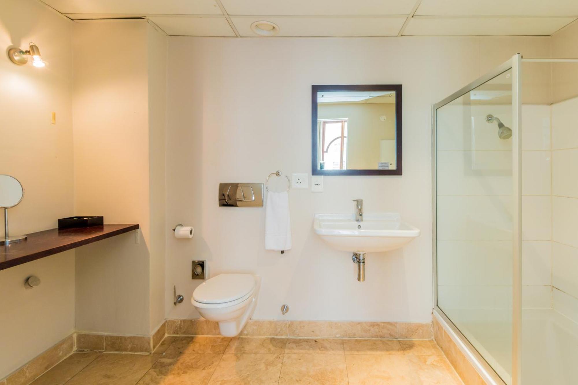 1 Bedroom With Roof Views