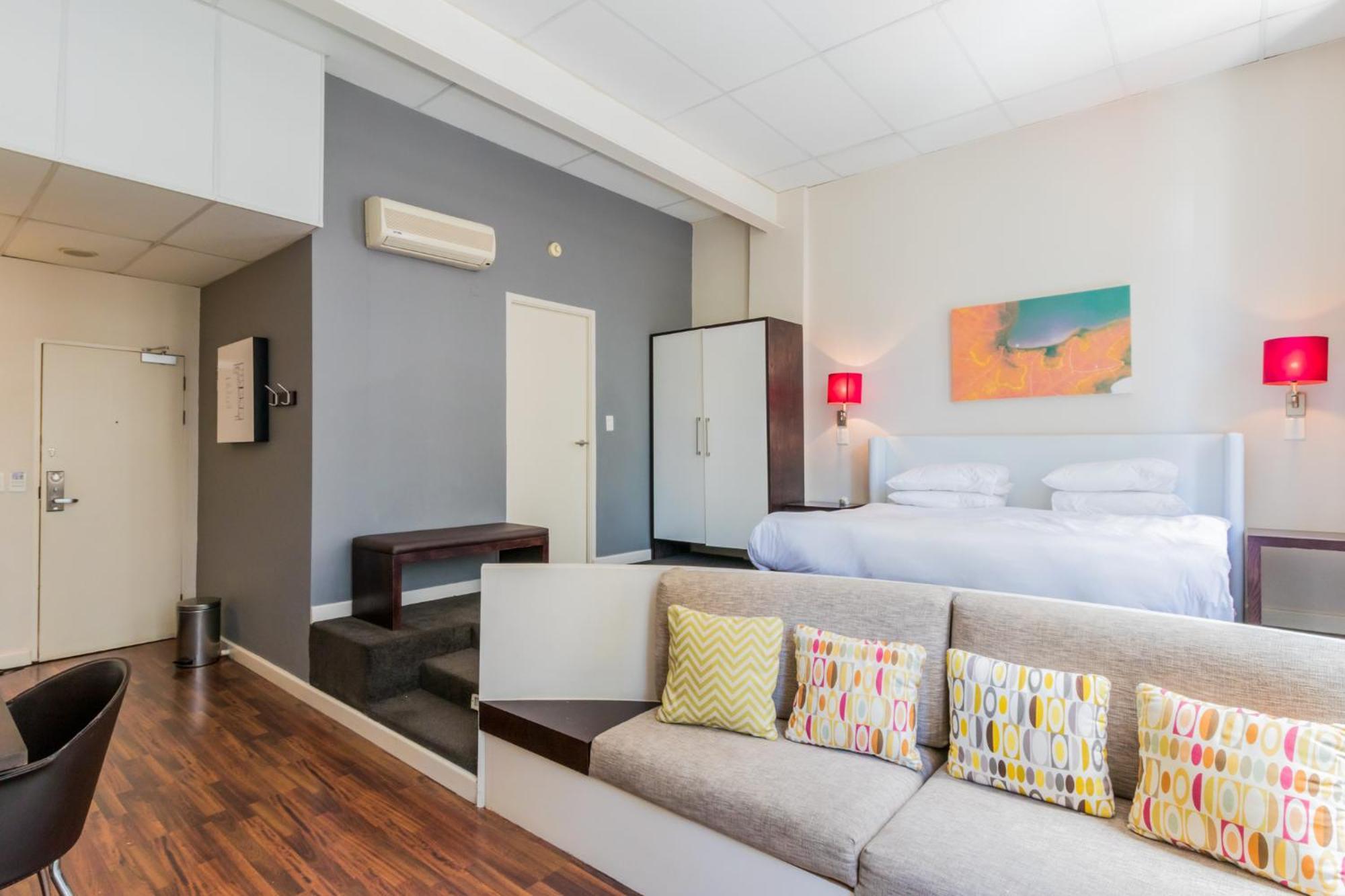 1 Bedroom With Roof Views Appartement *